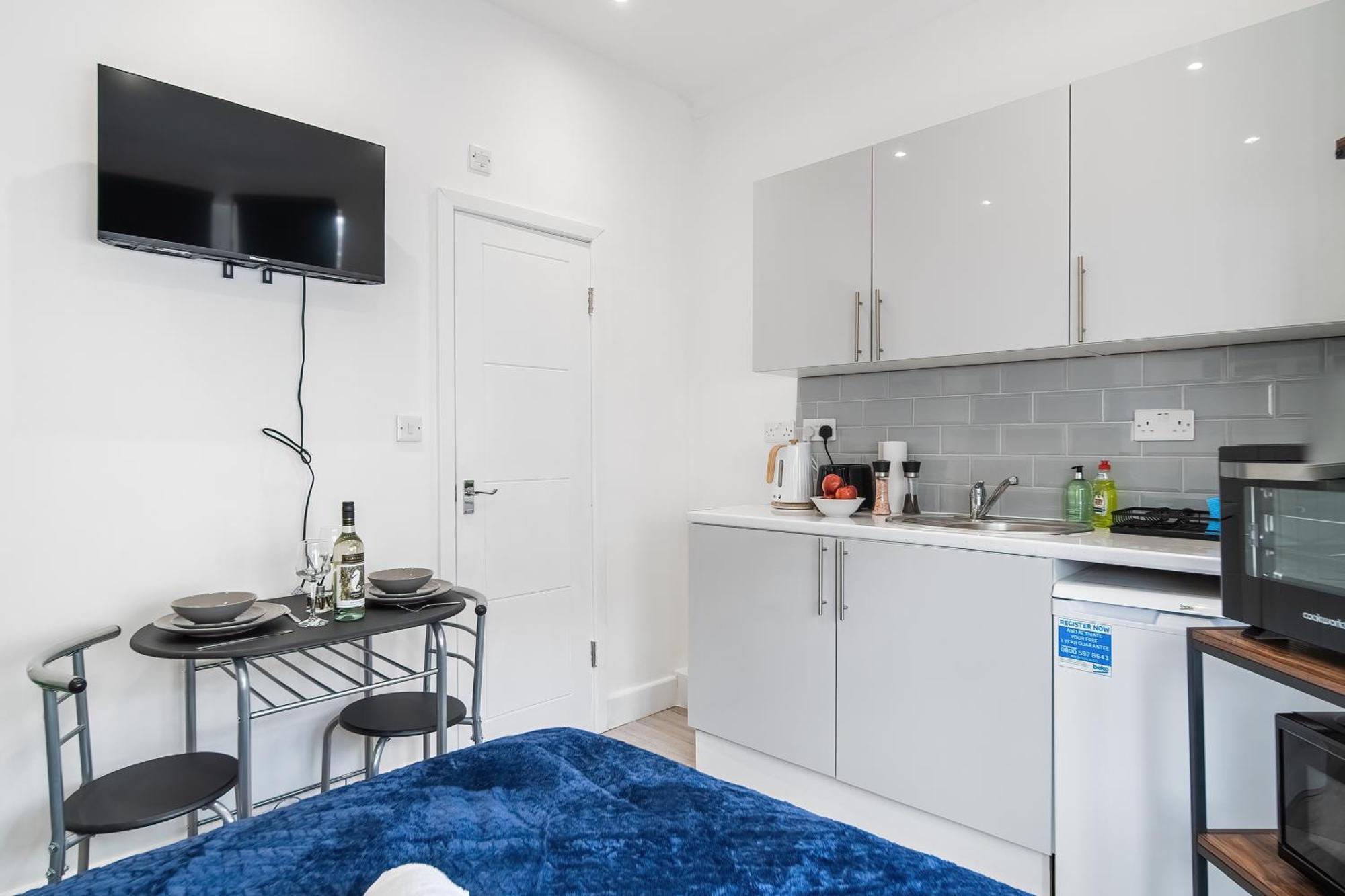 Modern Studio By Livestay Short Lets & Serviced Pensiune *