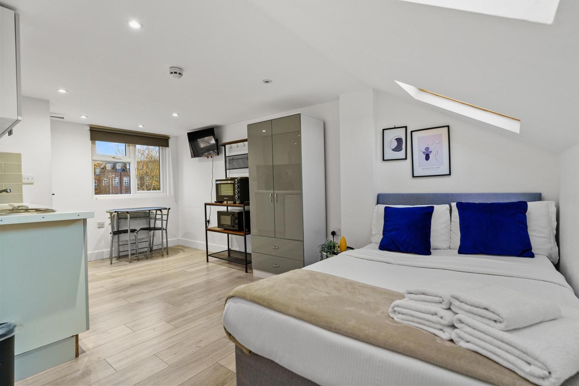 Pensiune Modern Studio By Livestay Short Lets & Serviced