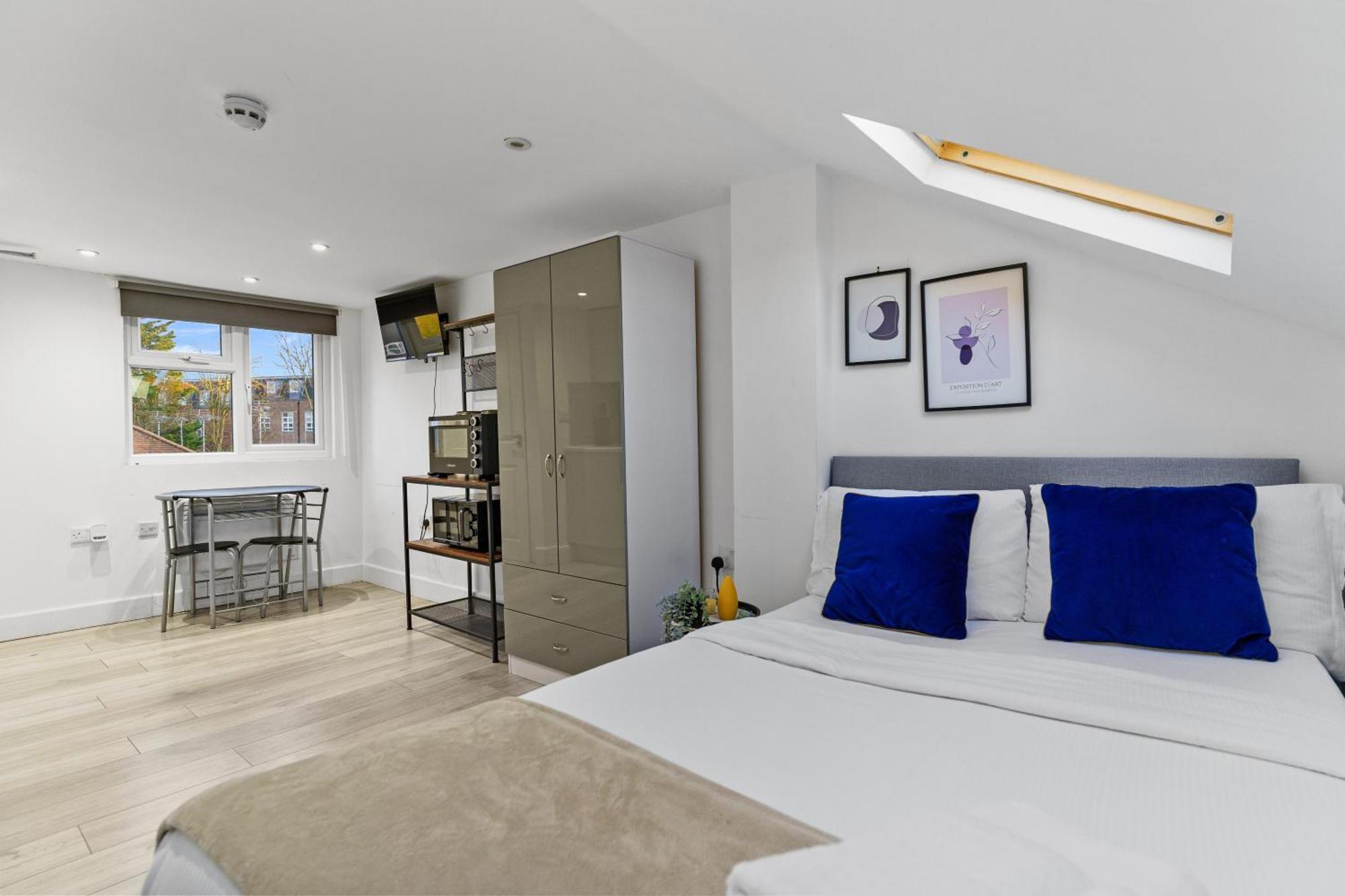 Modern Studio By Livestay Short Lets & Serviced Pensiune *